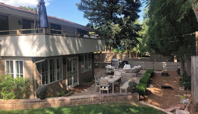 Charming 3-bedroom house with WiFi and AC in wonderful North Boulder.