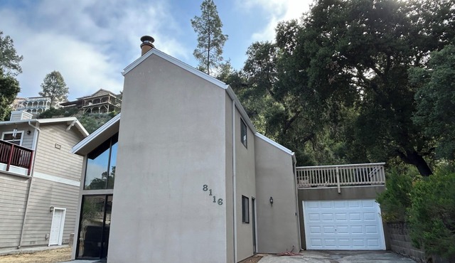 Charming 3-bedroom house in Oakshores with AC by the lake