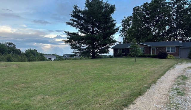 Charming 3-bedroom house with WiFi and AC in Cecilia