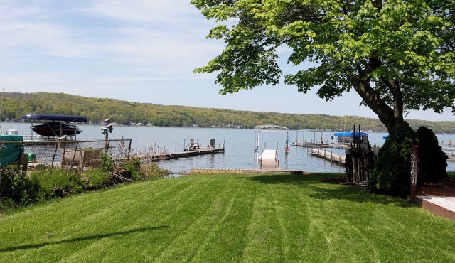Charming 3-bedroom house in Enchanting Conesus with WiFi, AC