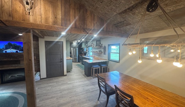 Charming 3-bedroom house with space for 9 plus AC, WiFi in peaceful Fairfax