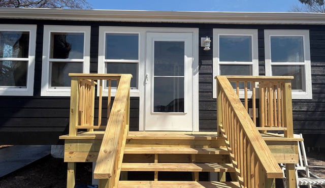 Charming 3-bedroom house with beautiful views of the Wolf River!