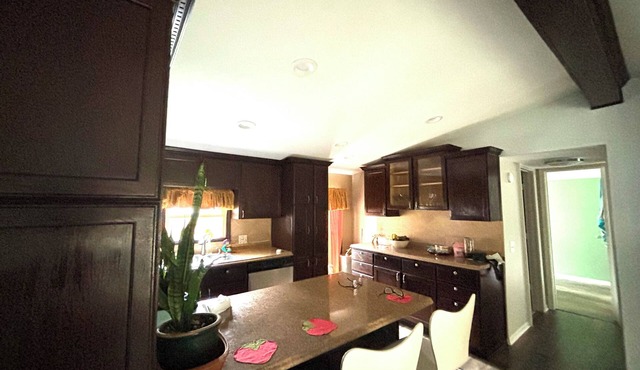 Charming 3-bedroom house rooms in nice Hammond with WiFi,