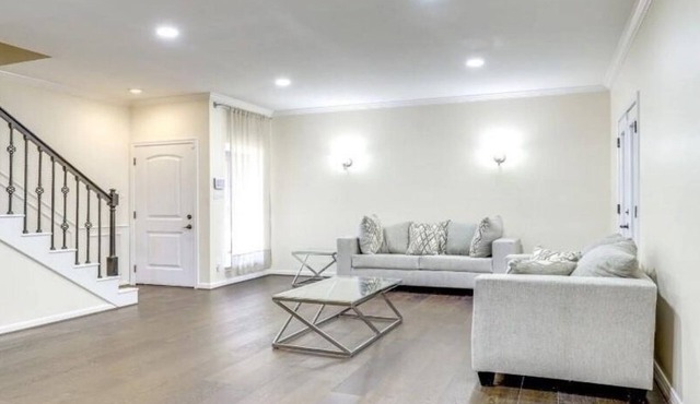 Charming 3-bedroom house with WiFi, AC in superb Houston