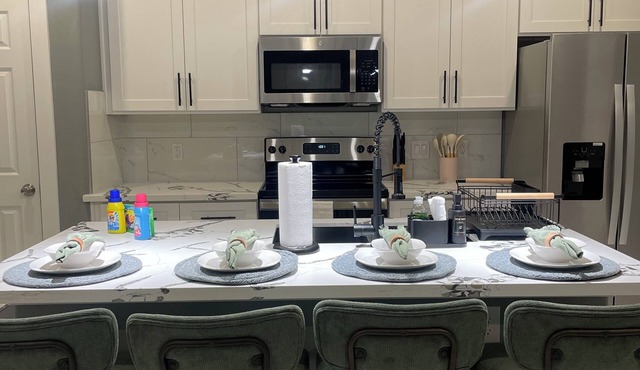 Charming 3-bedroom house in marvelous Houston with AC, WiFi