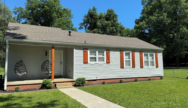 Charming 3-bedroom house in Jackson's Lana district.