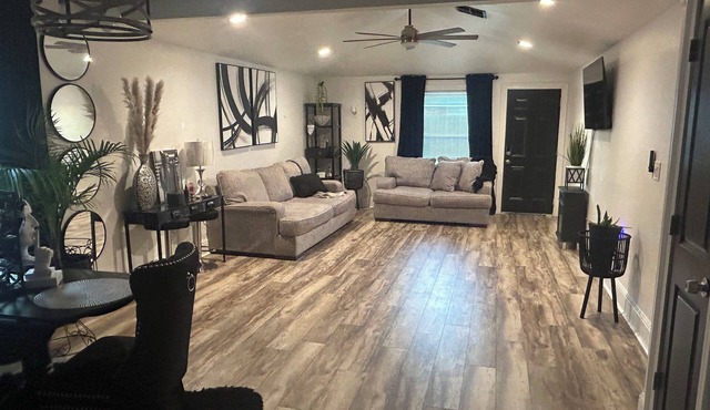 Charming 3-bedroom house in LaPlace with AC, WiFi