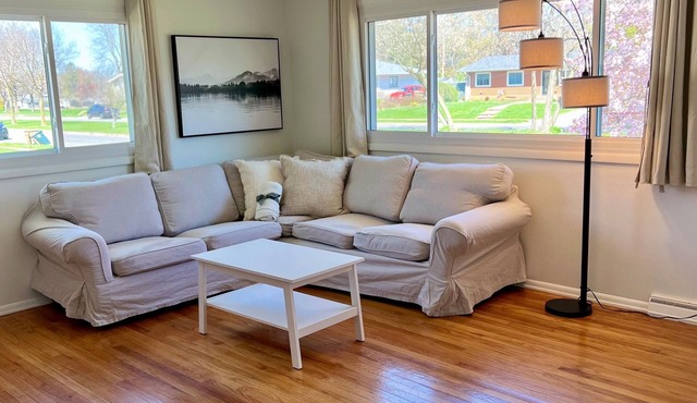 Charming 3-Bedroom House in Quiet Madison Suburb