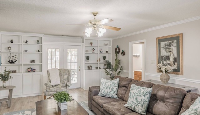 Charming 3-bedroom house in peaceful Madison with WiFi, Pet-friendly