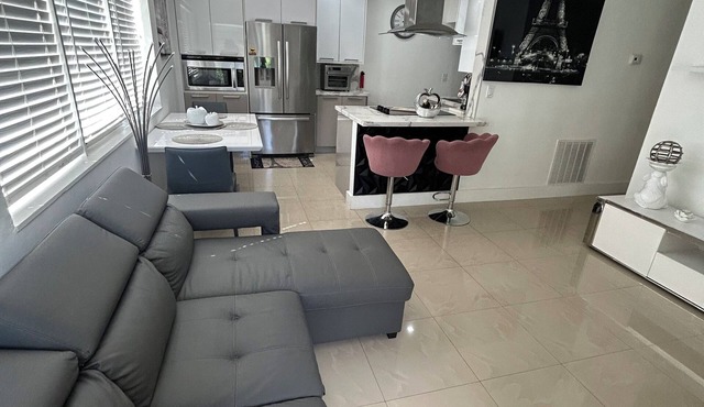 Charming 3-bedroom house with WiFi and AC in Margate