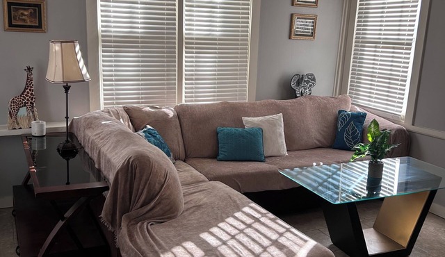 Charming 3-bedroom house with AC and WiFi in Charming Midtown Memphis Area