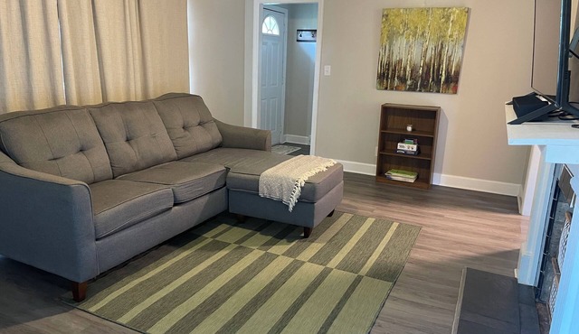 Charming 3-bedroom house with AC and WiFi in lovely Midland