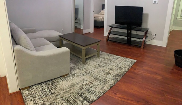 Charming 3-bedroom house with WiFi and AC in lovely Modesto