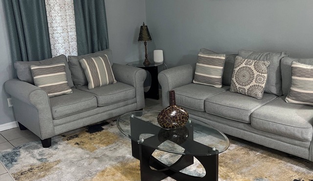 Charming 3-bedroom house with WiFi and AC in fabulous Orlando