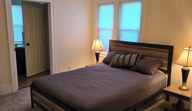 Charming 3-bedroom house on a farmette with AC and WiFi in delightful Oshkosh.