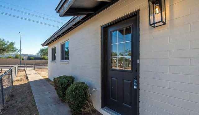 Charming 3-bedroom house with AC and WiFi in delightful Phoenix