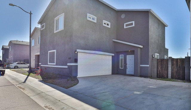 Charming 3-bedroom house with WiFi, fitness room near Phoenix Airport
