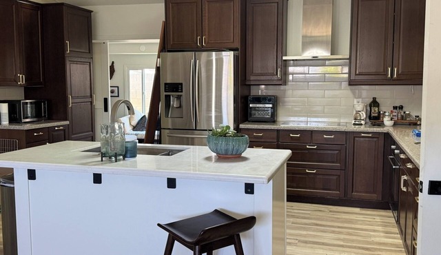 Charming 3-bedroom house with AC, in N. Phoenix