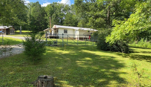Charming 3-bedroom house in Pioneer with WiFi and AC