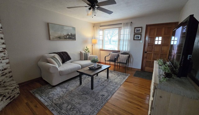 Charming 3-bedroom house with sunset views in Ulysses