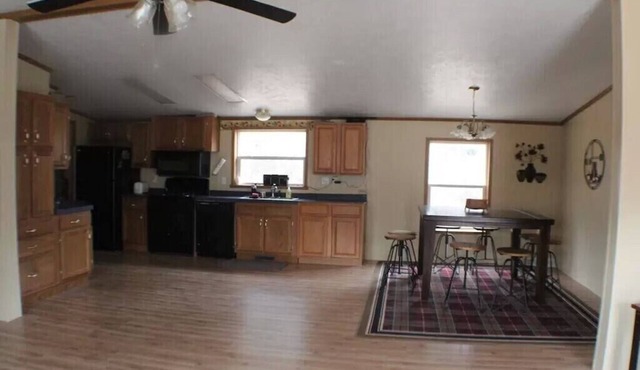 Charming 3-bedroom house with AC, in serene Waynoka