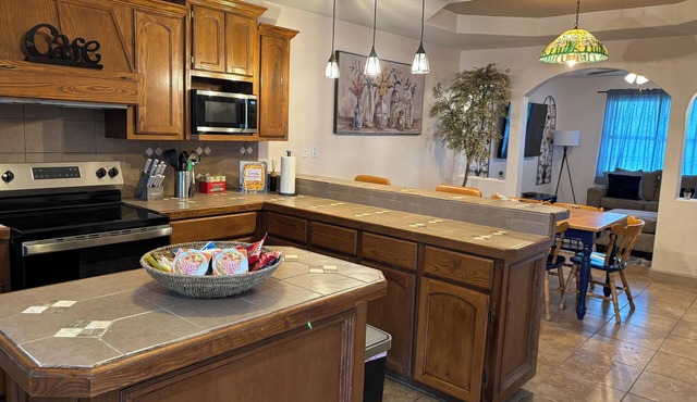 Charming 3-bedroom house in Weslaco/Elsa with AC, WiFi