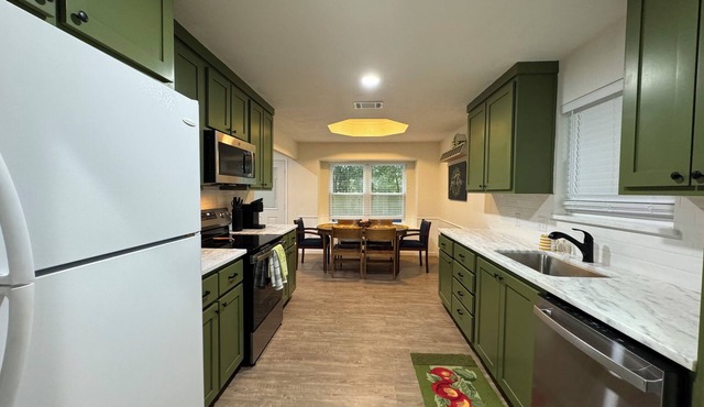 Charming 3-bedroom house with WiFi and AC in Woodway