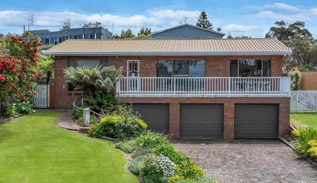 Charming 3-bedroom house with WiFi and AC in enchanting Marlo