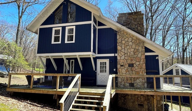 Charming 3-bedroom house in Bear Rocks near State Parks and resorts