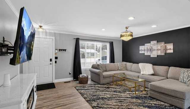 Charming 3-bedroom house in excellent Troy with AC