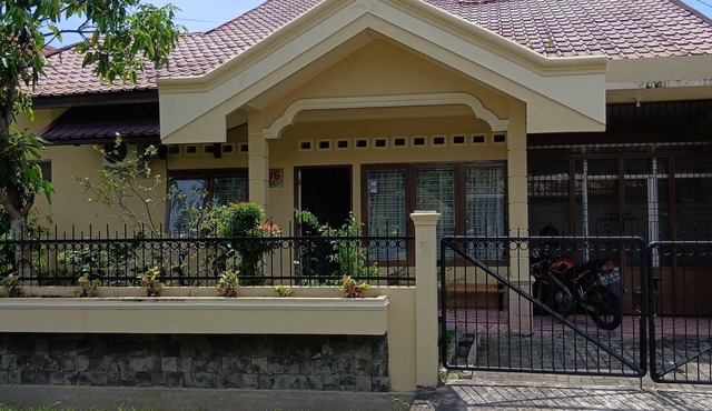 Charming 3-bedroom house near beach
