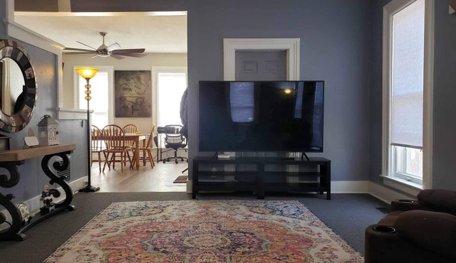 Charming 3-bedroom house in lovely Adrian with WiFi, AC