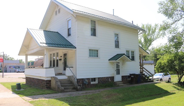 Charming 3-bedroom house with WiFi and AC in Athens