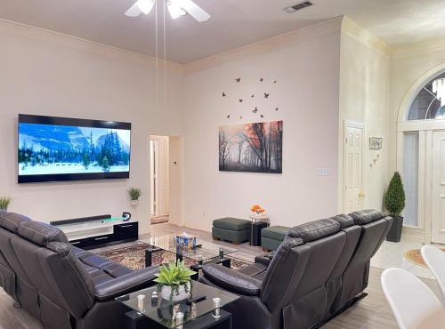 Charming 3-bedroom house near AT&T Stadium, Six Flag, DFW Airport