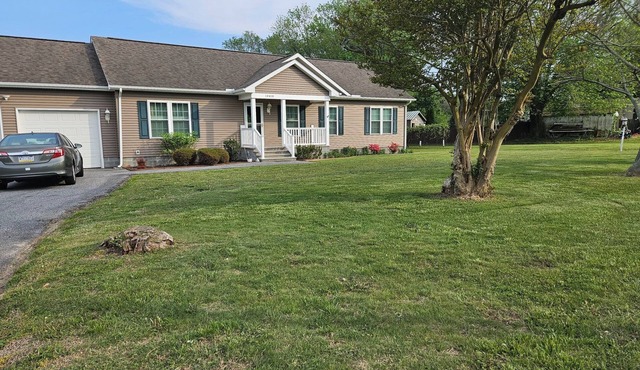 Charming 3-bedroom house in wonderful and fascinating Berlin, MD.
