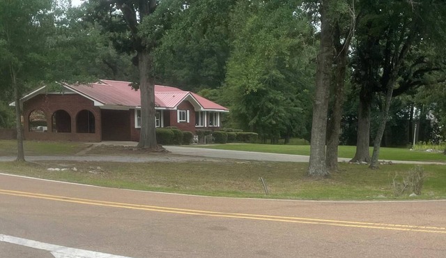 Charming 3-bedroom house with WiFi in cool Bruce