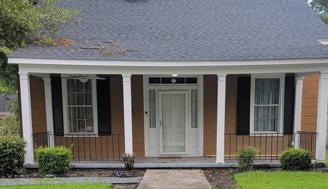 Charming 3-bedroom house with AC and WiFi in serene Cheraw
