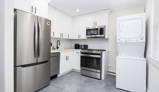 Charming 3-bedroom house in Clark with AC and WiFi and washing and Dryer.