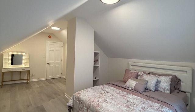 Charming 3-bedroom house in beautiful Elgin with AC