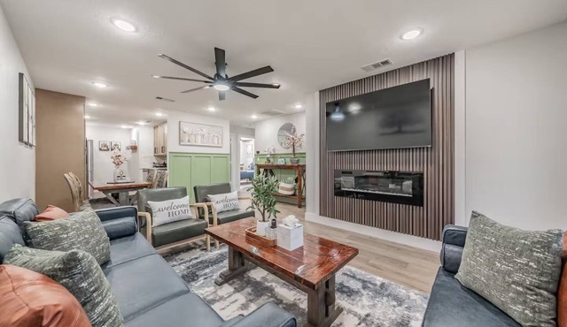 Charming 3-bedroom house in Euless with a beautiful back yard!