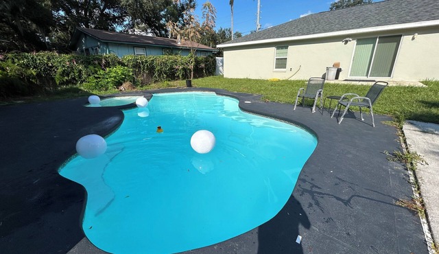 Charming 3-bedroom house in serene Eustis with POOL! Mins to Downtown MT. DORA.