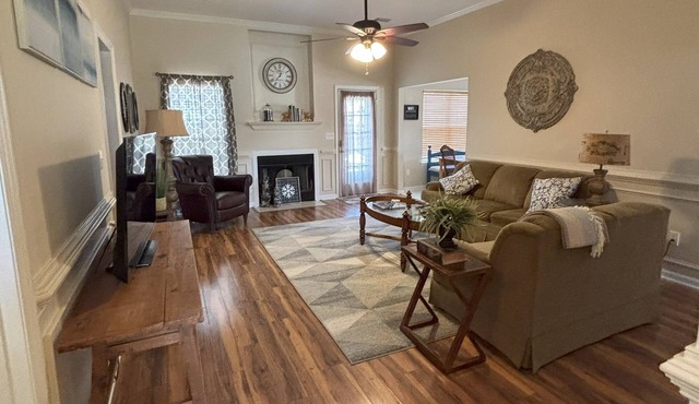 Charming 3-bedroom house in welcoming Evans with AC, WiFi, fitness equipment