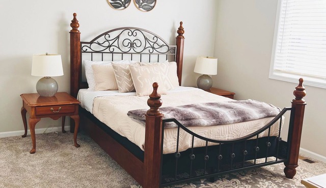 Charming 3-bedroom house with WiFi and AC in lovely Fargo