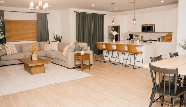 Charming 3-bedroom house with countryside aesthetics in fabulous Fresno.