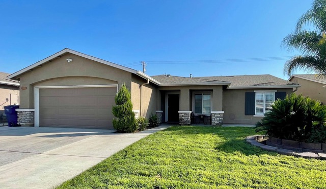 Charming 3-bedroom house with WiFi, AC in delightful Fresno