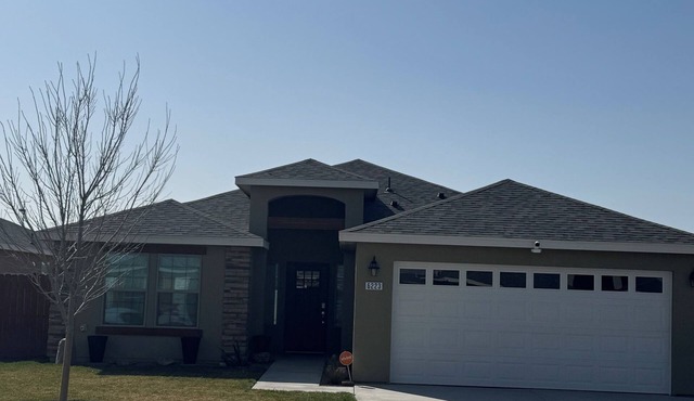 Charming 3-bedroom house with AC, WiFi in tranquil Hobbs