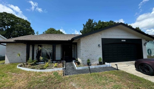 Charming 3-bedroom house 10 minutes from beach access