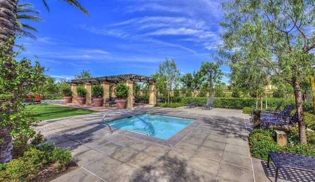 Charming 3-bedroom house with WiFi, lounge and fitness area in back yard.