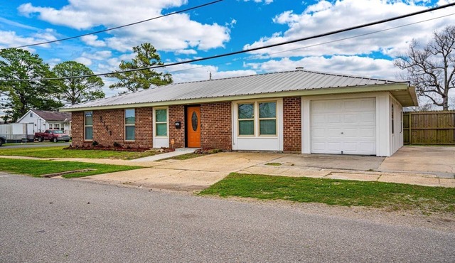Charming 3-bedroom house with AC and WiFi in awesome Kenner