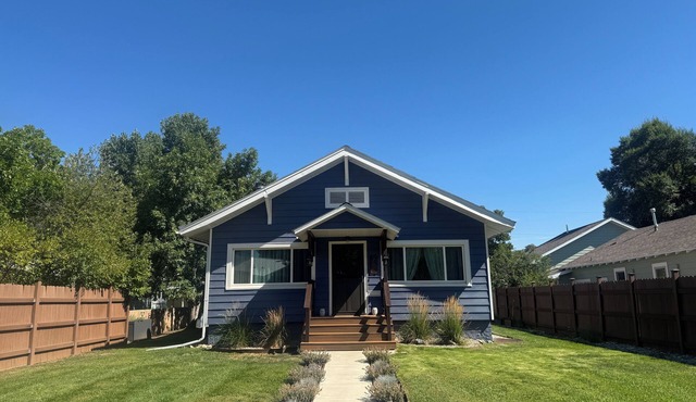 Charming 3-bedroom house in serene Lander with all the amenities of home